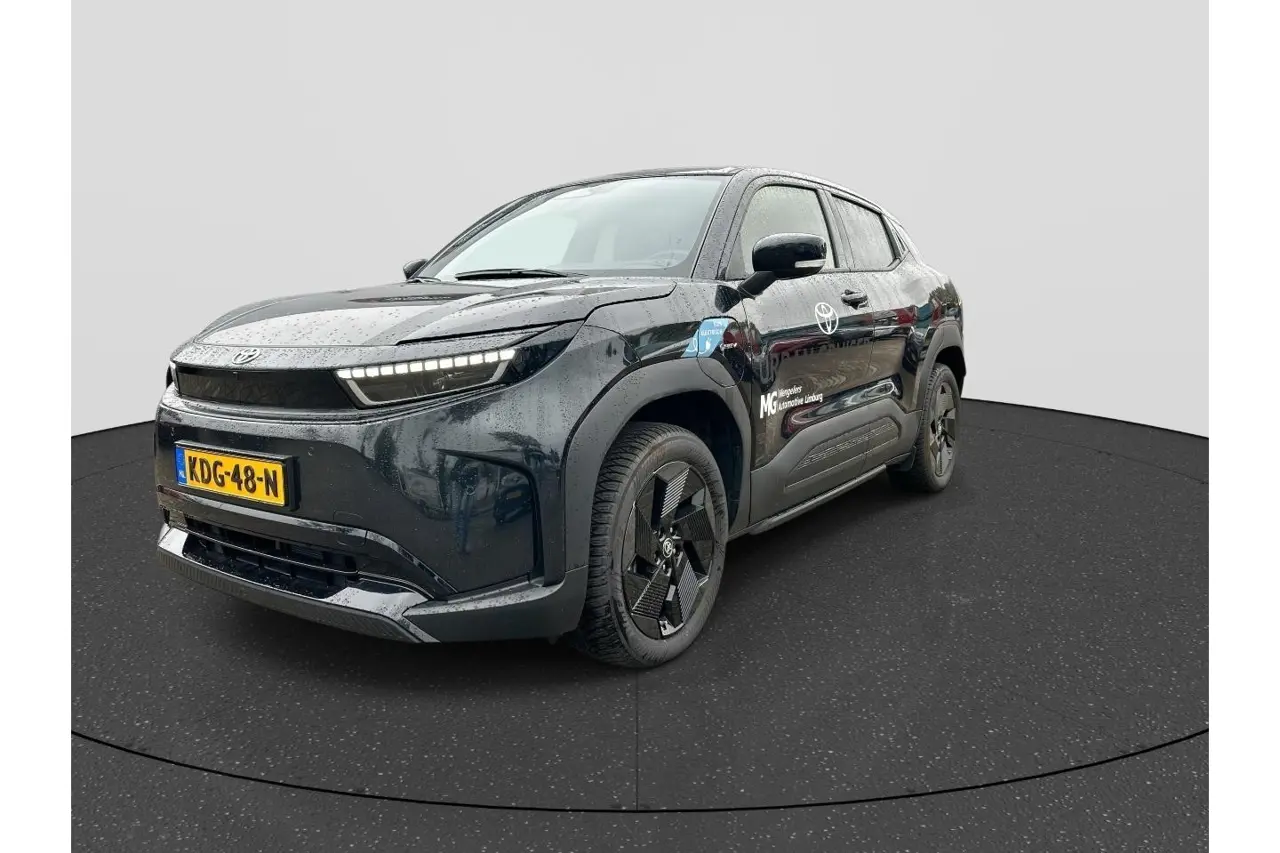 Toyota Urban Cruiser Dynamic 61 kWh 2026, foto 1