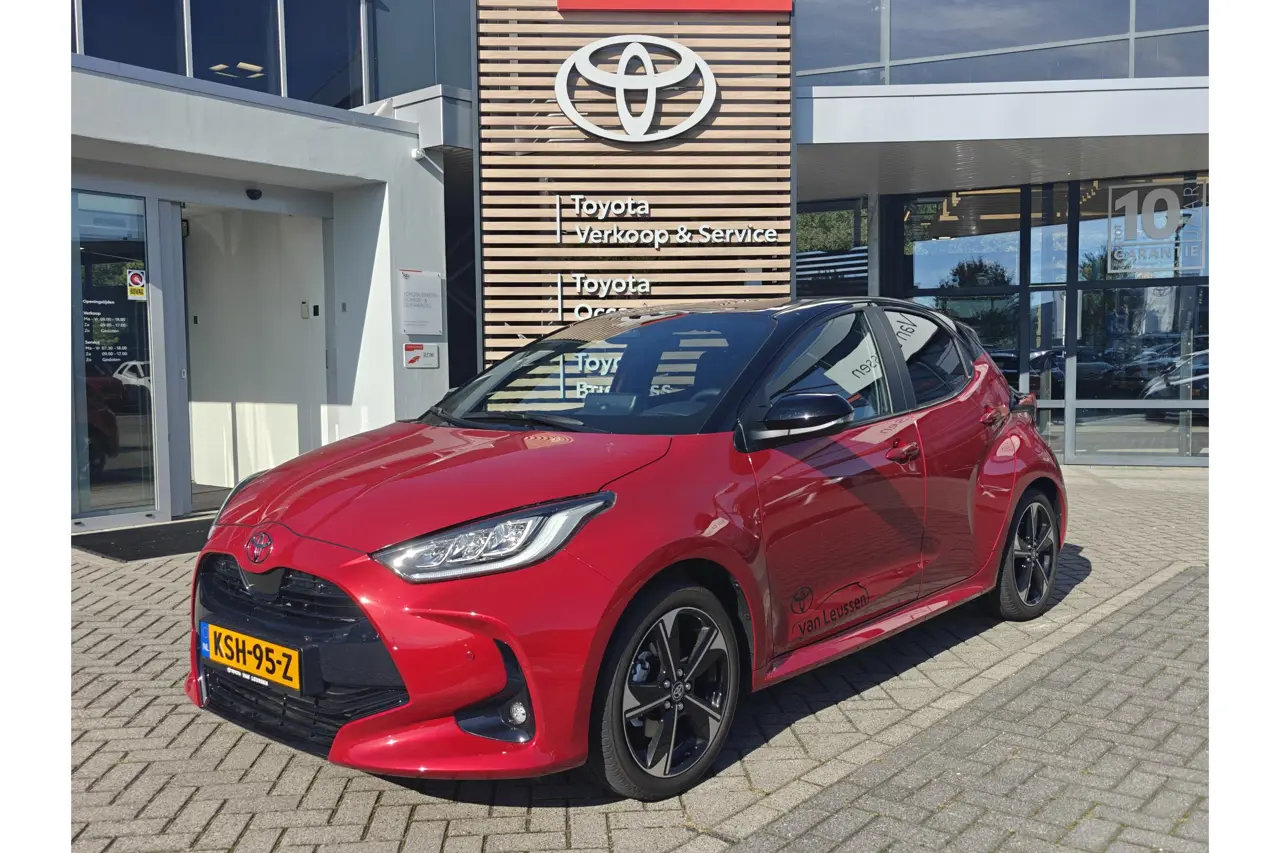 Toyota Yaris 1.5 Hybrid 130 Executive 2026, foto 1