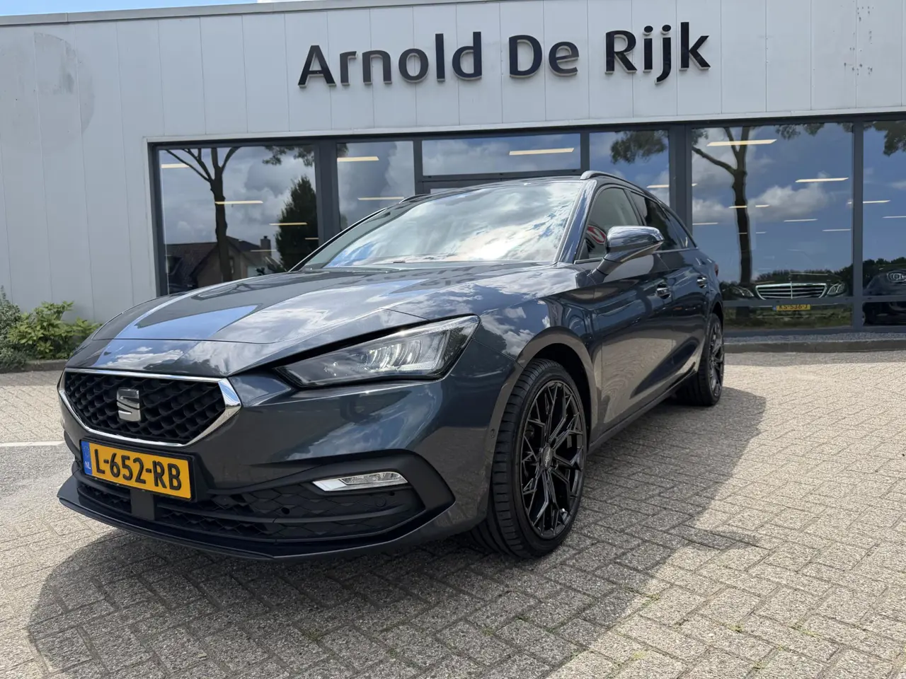 SEAT Leon Sportstourer 1.5 TSI Style Business Intense 2021, foto 1