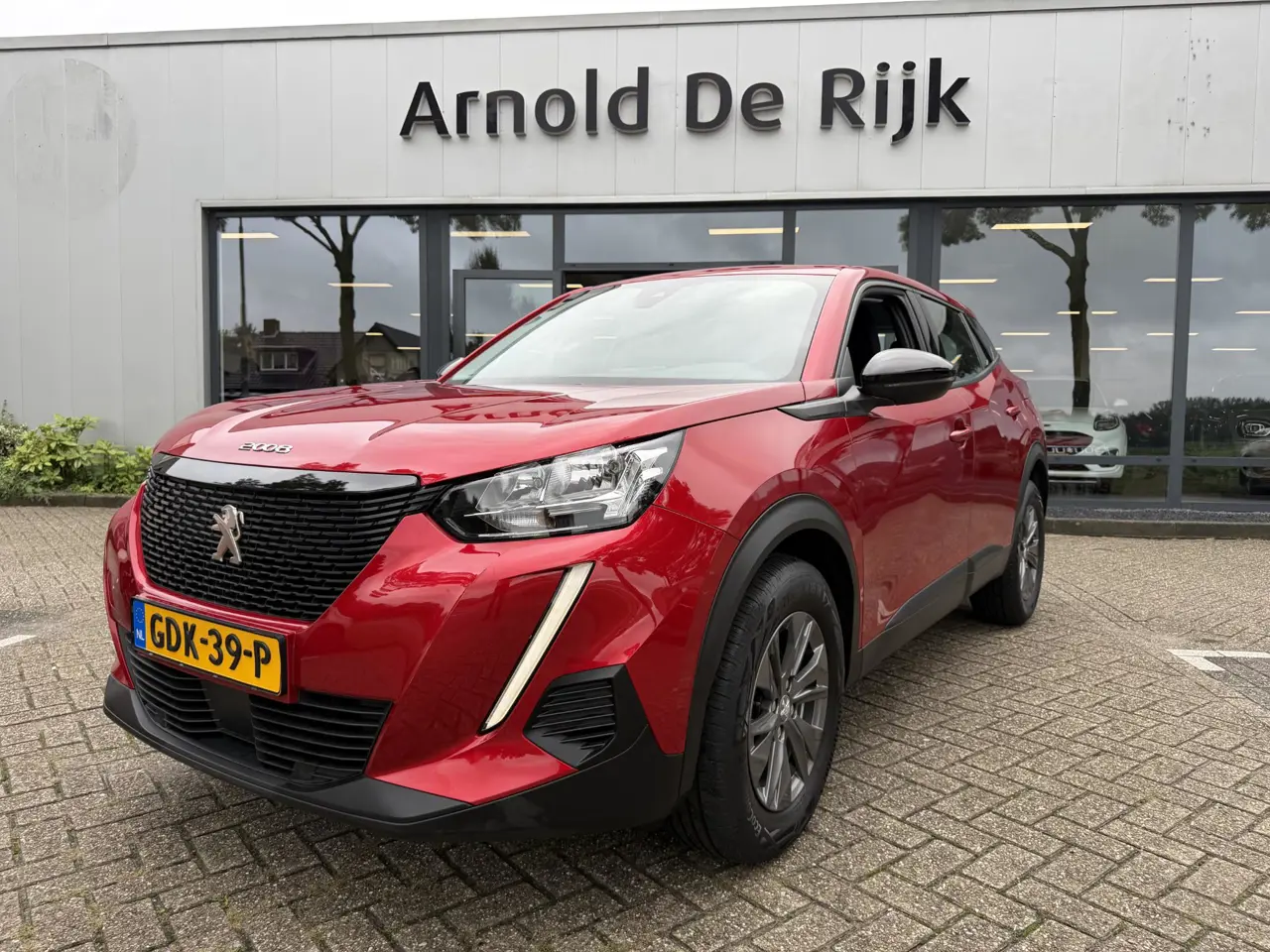Peugeot 2008 1.2 Puretech Allure Pack 2023, foto 1