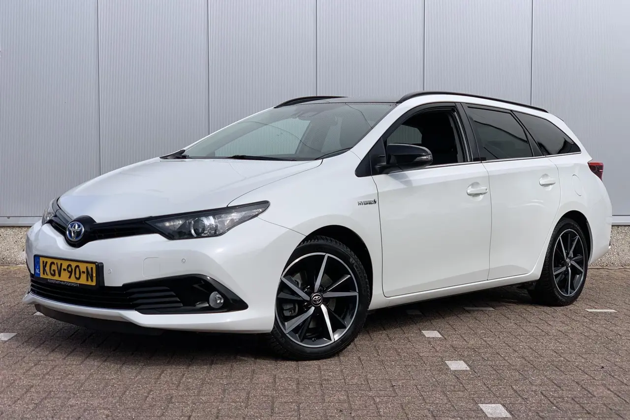 Toyota Auris 1.8 Hybrid Executive 2018, foto 1