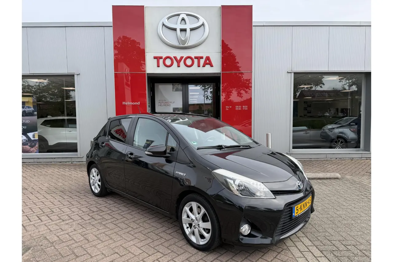 Toyota Yaris 1.5 Full Hybrid Dynamic 2013, foto 1