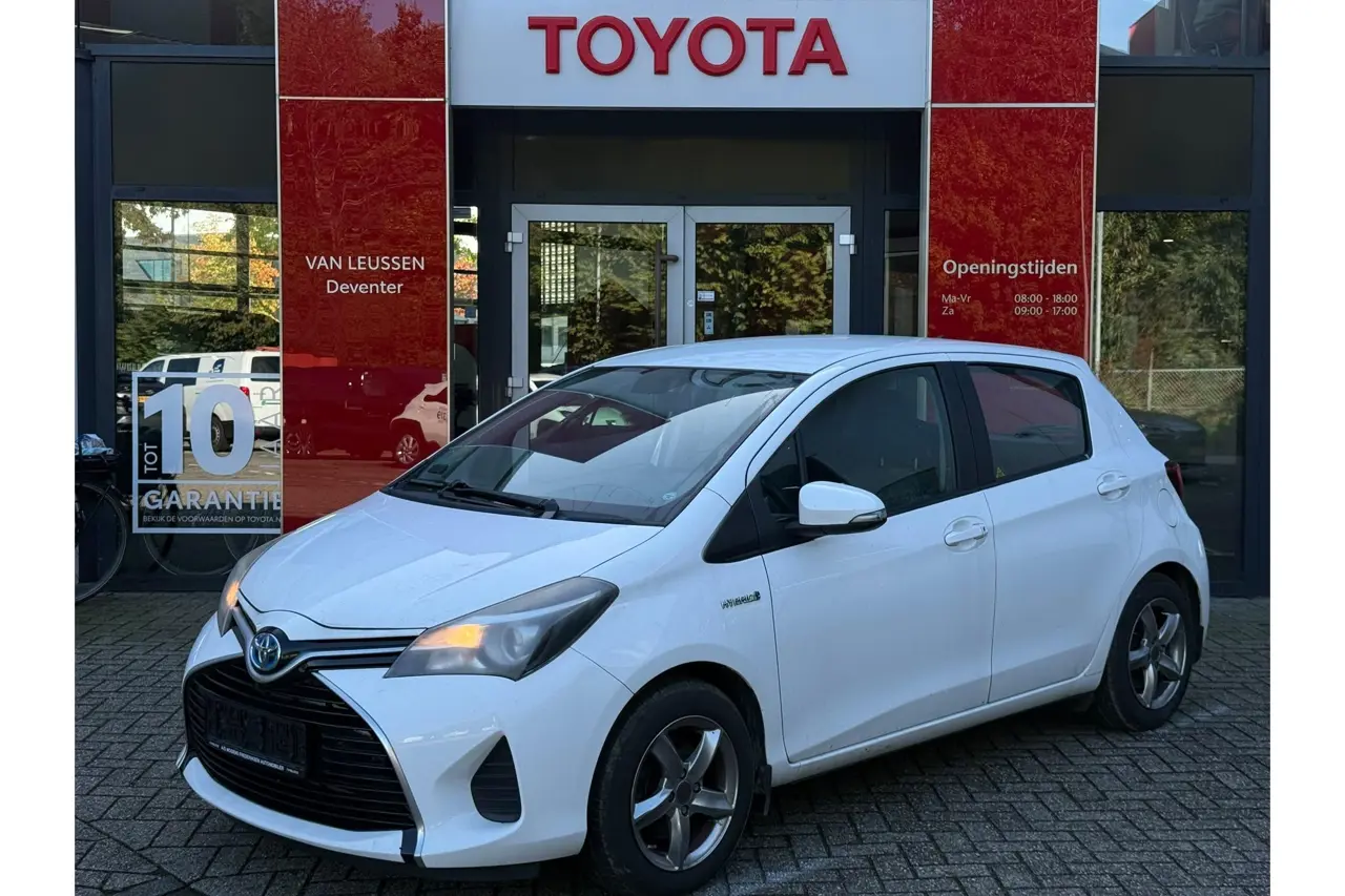 Toyota Yaris 1.5 Full Hybrid Dynamic 2016, foto 1