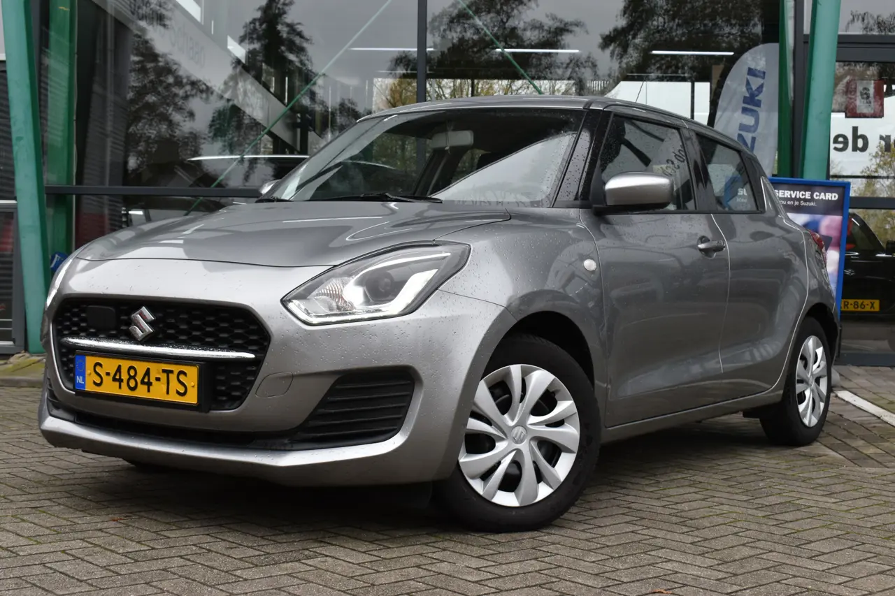 Suzuki Swift 1.2 Comfort Smart Hybrid 2023, foto 1