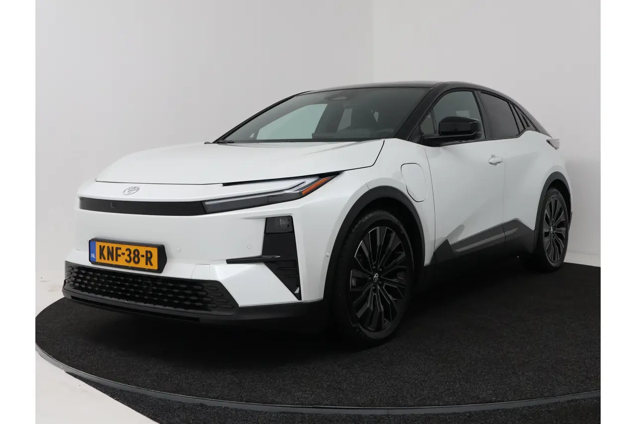 Toyota C-HR Executive AWD 77 kWh 2026, foto 1