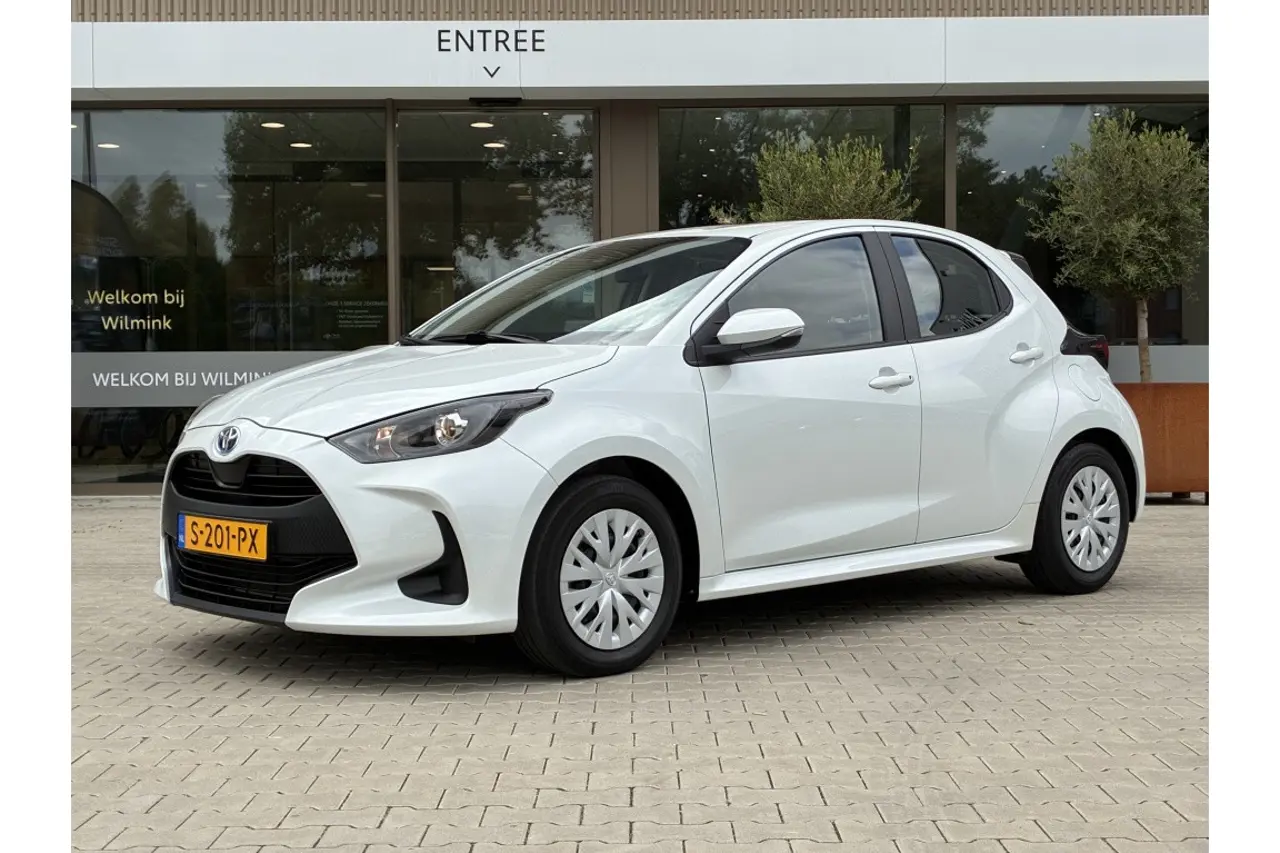 Toyota Yaris 1.5 Hybrid Active 2023, foto 1