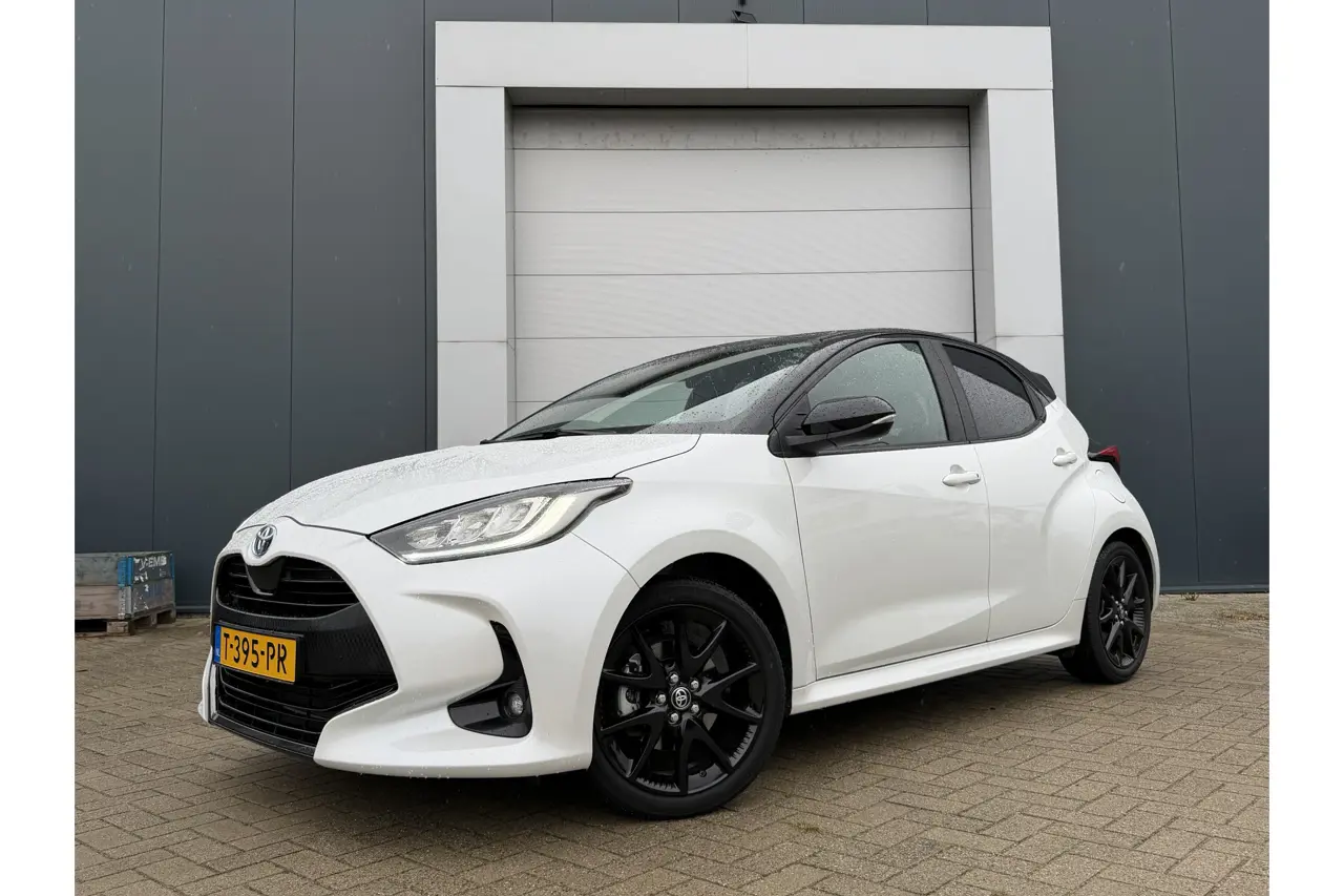 Toyota Yaris 1.5 Hybrid Executive Limited Automaat 116Pk 2023, foto 1