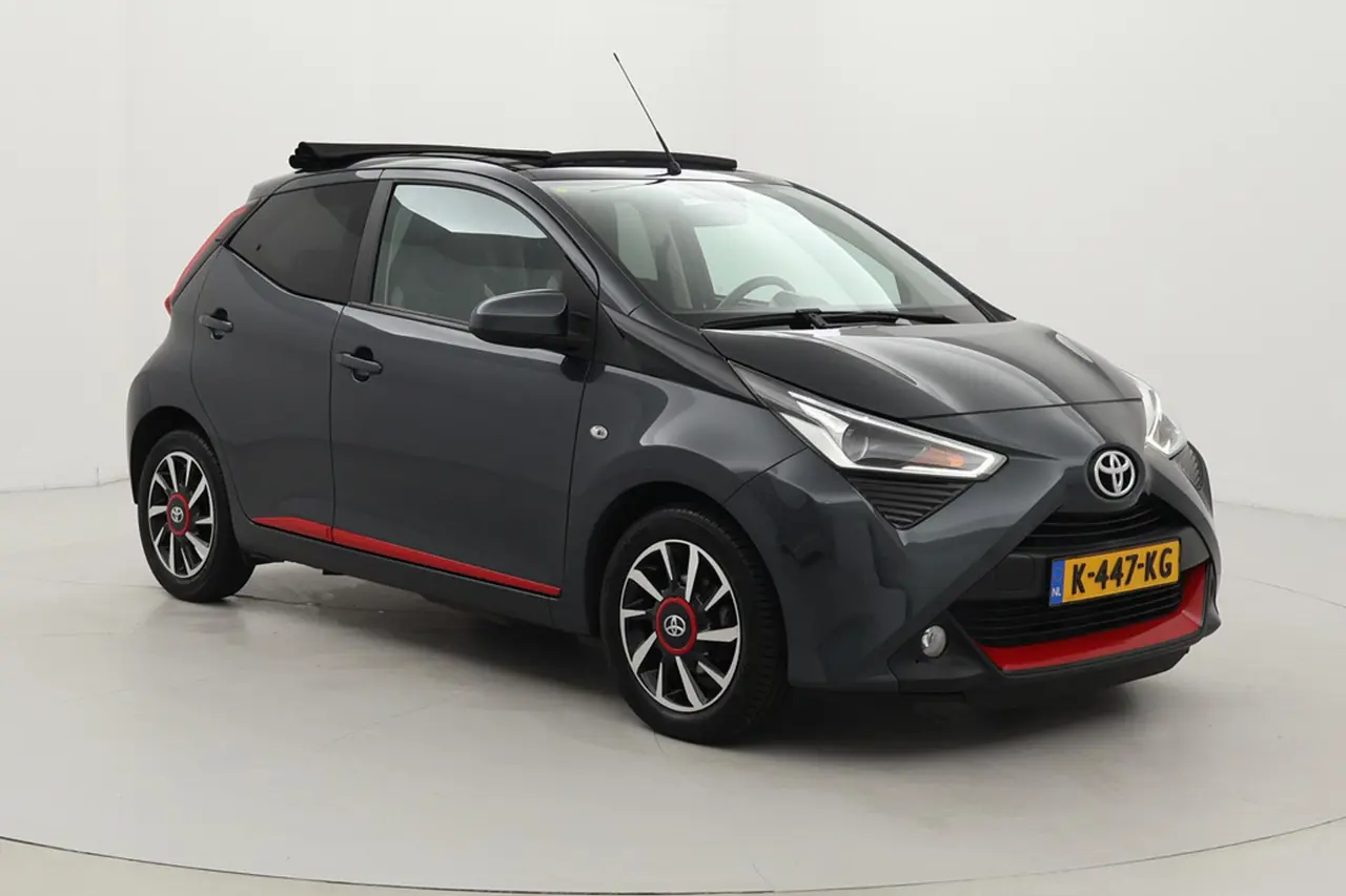 Toyota Aygo 1.0 VVT-i X-Joy Cabrio 2021, foto 1