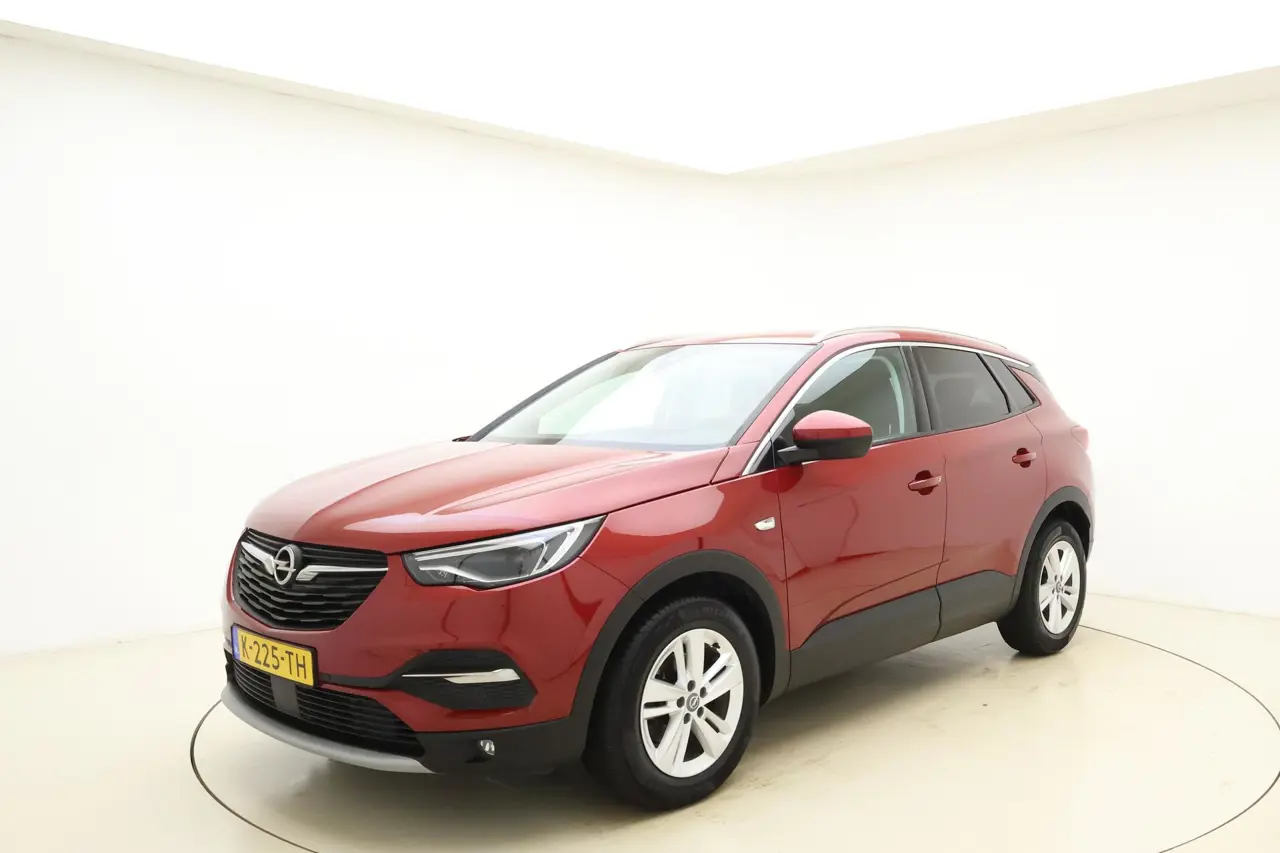 Opel Grandland X 1.2 Turbo Business Executive 2021, foto 1