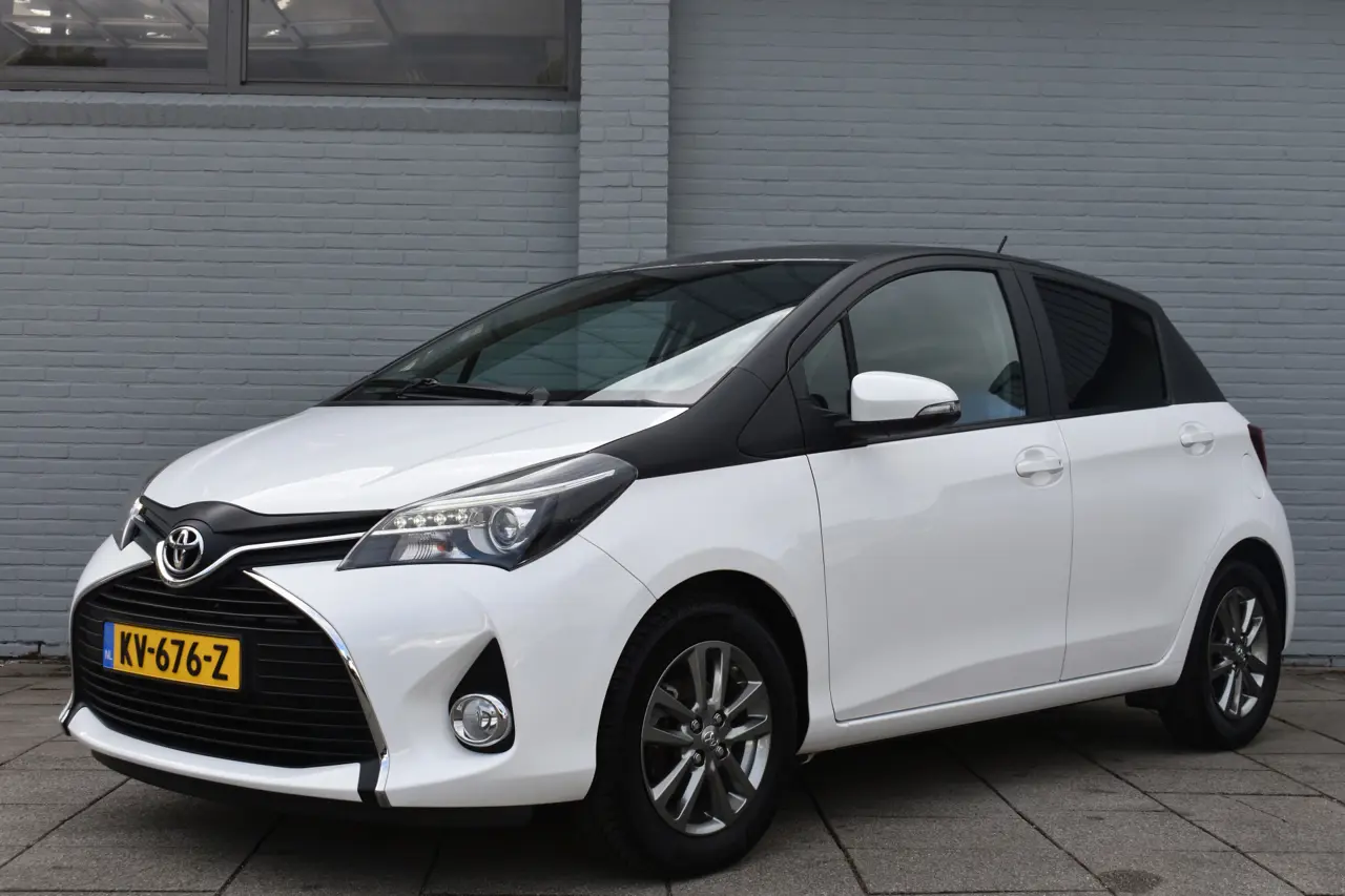 Toyota Yaris 1.3 VVT-i Trend Bi-Tone Handgeschakeld 100Pk 2016, foto 1