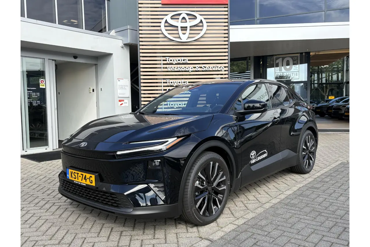 Toyota C-HR First Edition 77 kWh 2026, foto 1