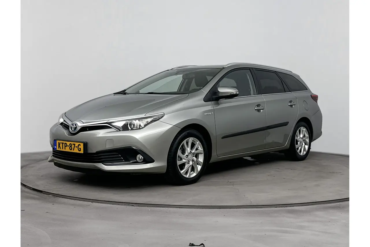 Toyota Auris 1.8 Hybrid Aspiration 2016, foto 1