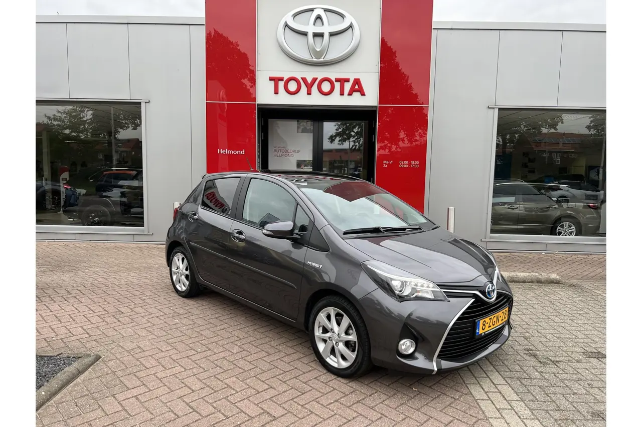 Toyota Yaris 1.5 Hybrid Dynamic 2015, foto 1