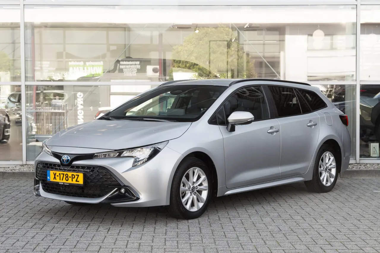 Toyota Corolla Touring Sports Hybrid 140 Active 2024, photo 1