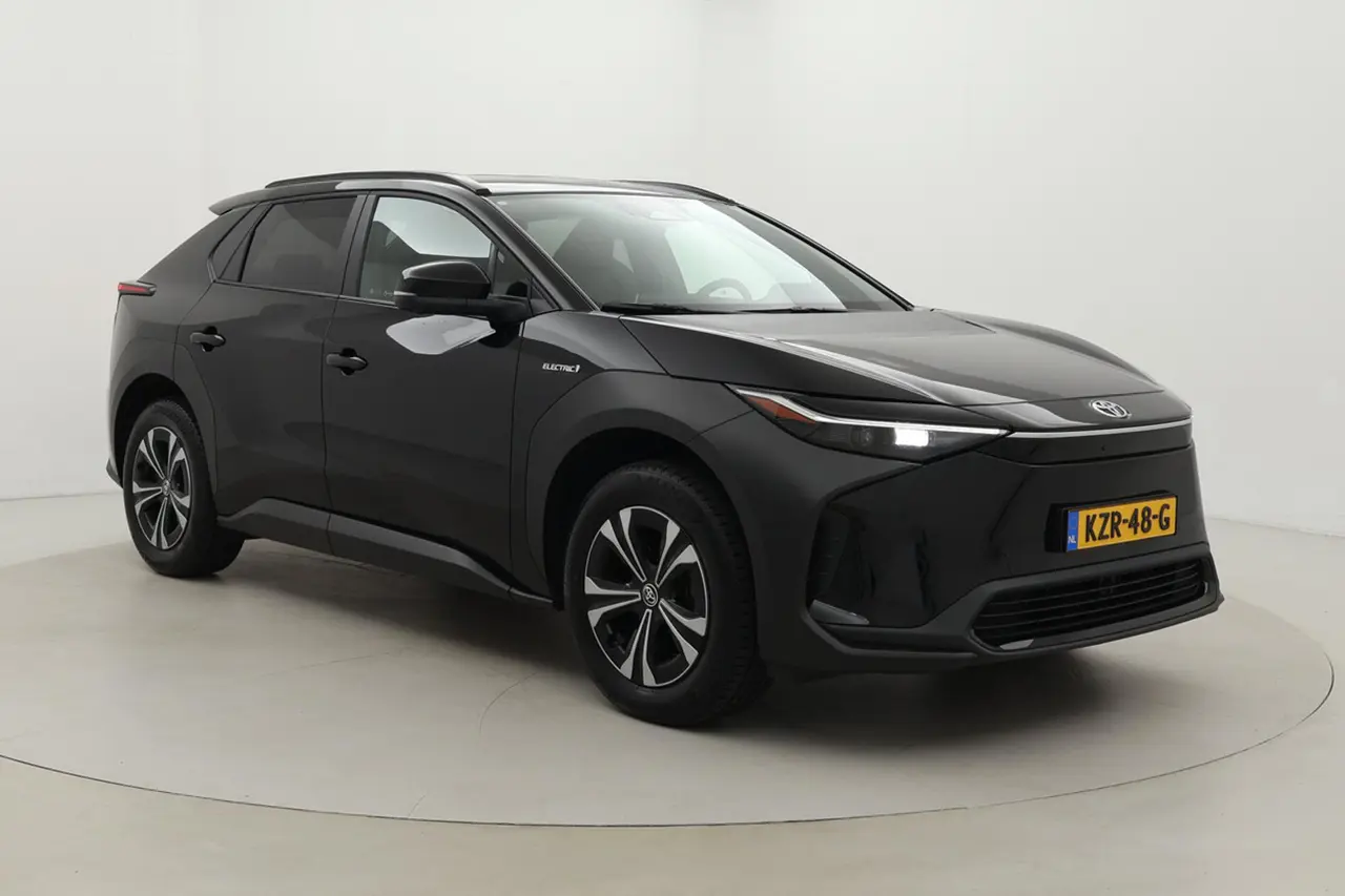 Toyota bZ4X Dynamic 71 kWh 3-Fase 2023, foto 1