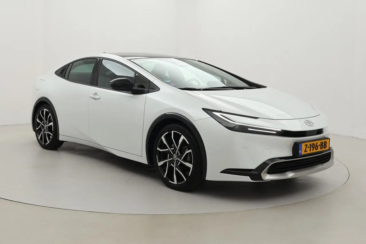 Toyota Prius 2.0 Plug-In Executive 2023, foto 1