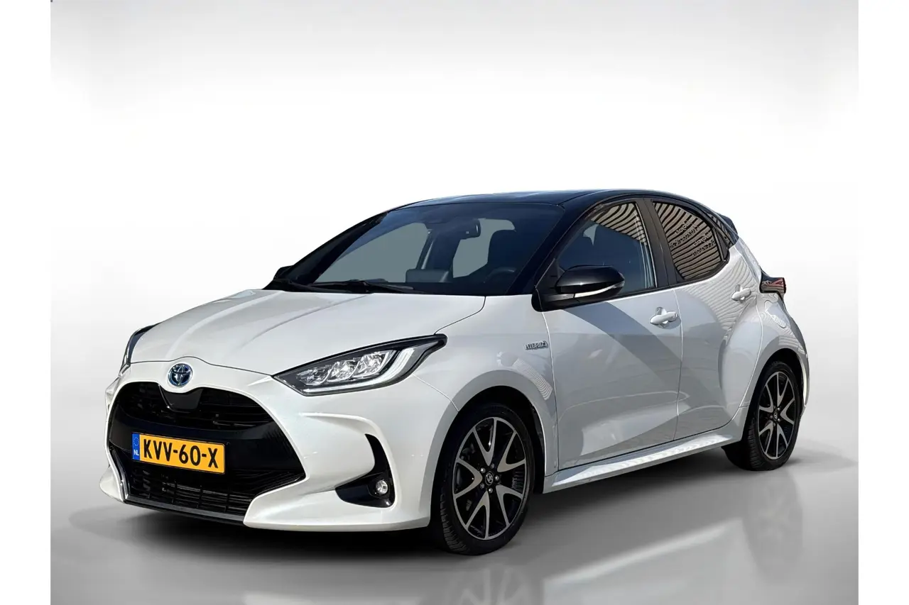Toyota Yaris 1.5 Hybrid Executive 2021, foto 1