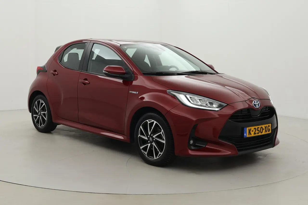 Toyota Yaris 1.5 Hybrid Dynamic 2021, foto 1