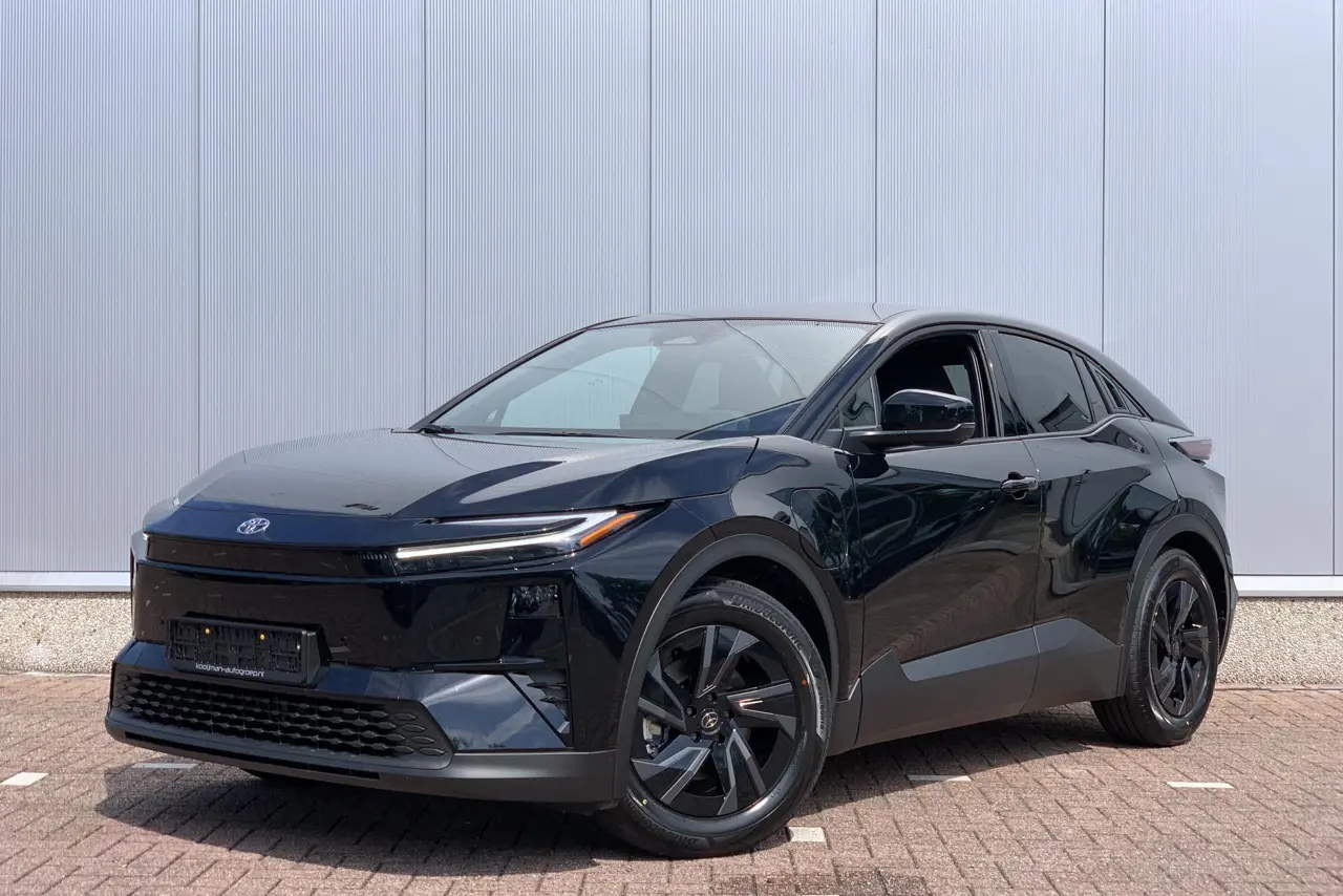 Toyota C-HR First Edition 77 kWh 2026, foto 1