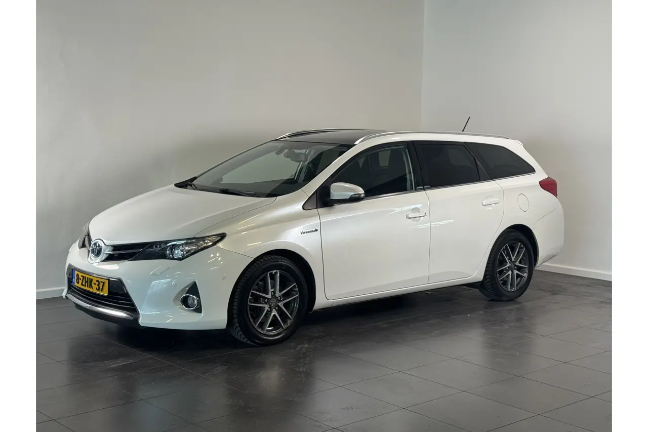 Toyota Auris Touring Sports 1.8 Hybrid Lease 2014, foto 1