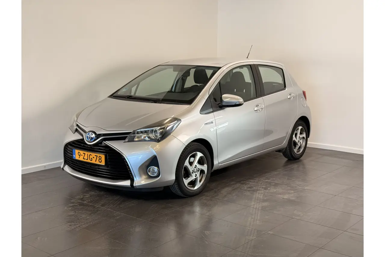 Toyota Yaris 1.5 Hybrid Lease 2015, foto 1