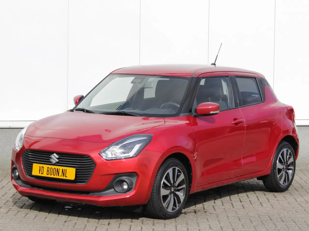 Suzuki Swift 1.0 Stijl Smart Hybrid 2017, photo 1