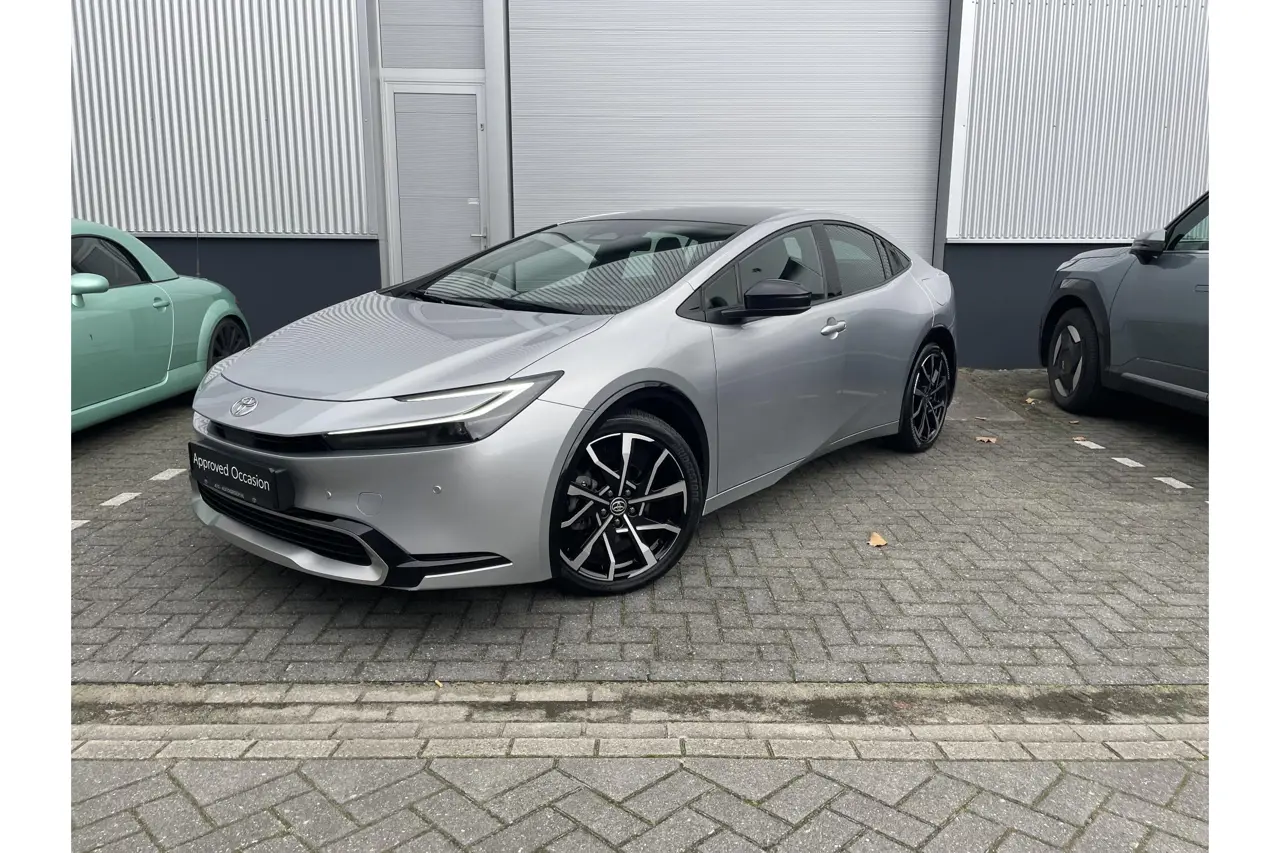 Toyota Prius 2.0 Plug-In Executive 2023, foto 1