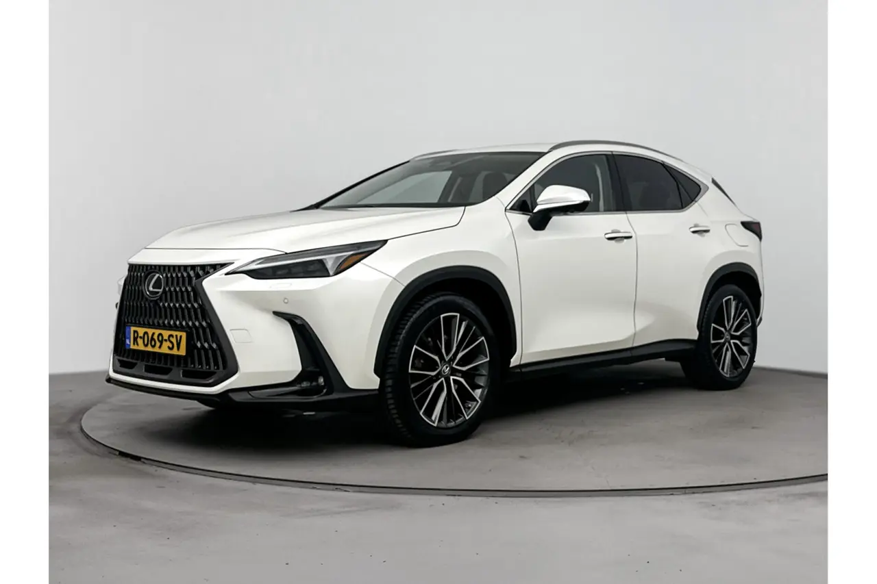 Lexus NX 450H+ AWD Executive Line 2022, foto 1