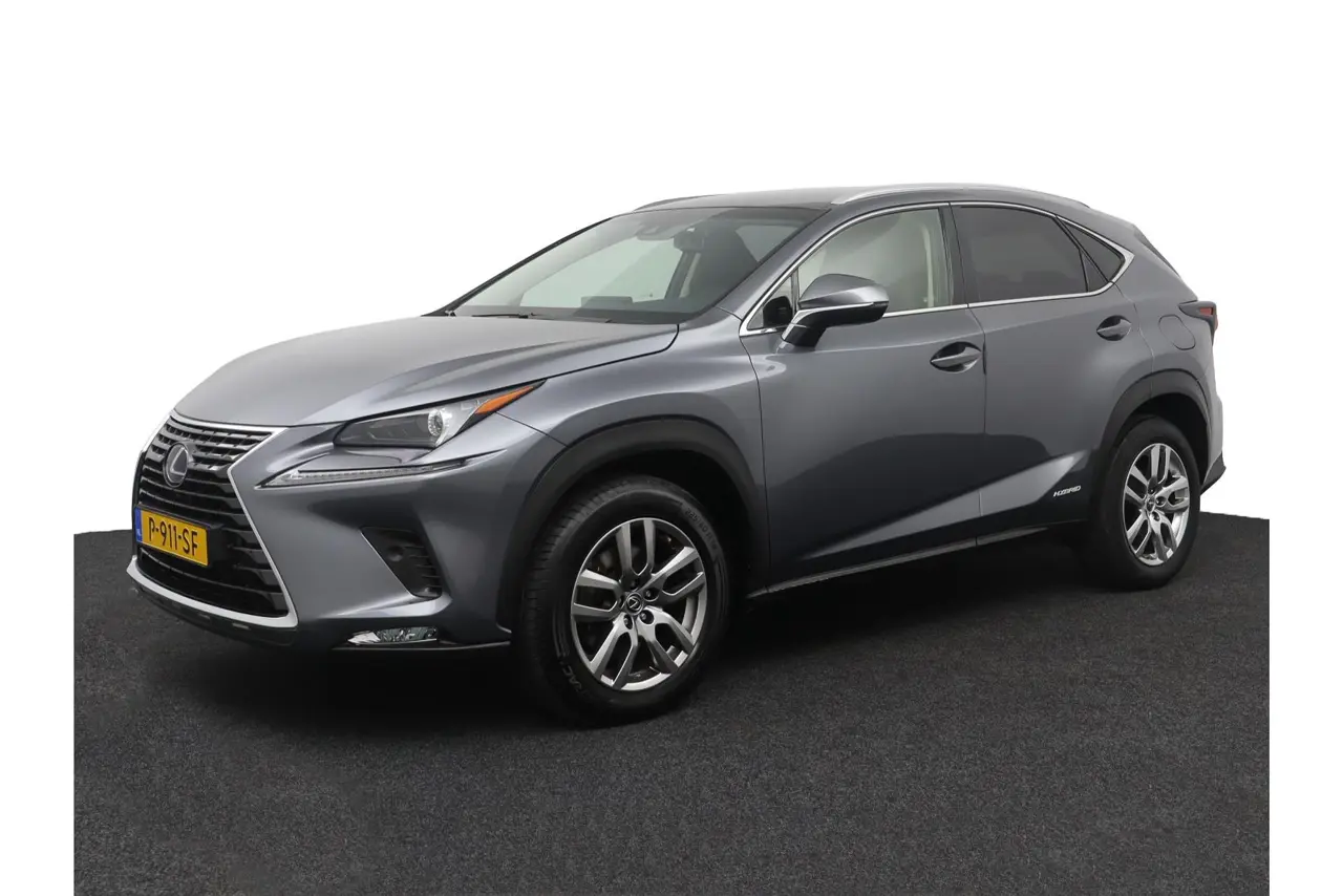 Lexus NX 300h AWD Luxury Line 2018, foto 1
