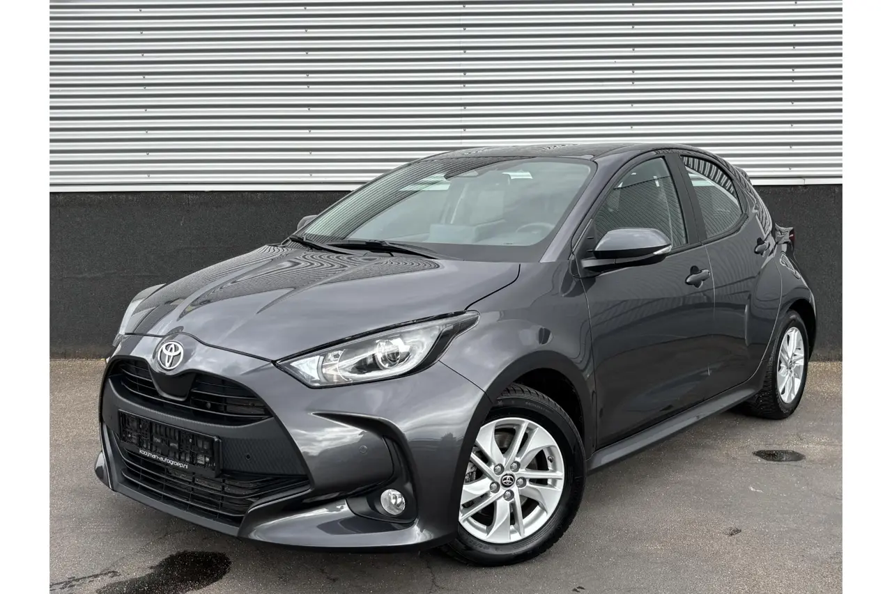 Toyota Yaris 1.5 Hybrid 115 Business Plus 2025, foto 1