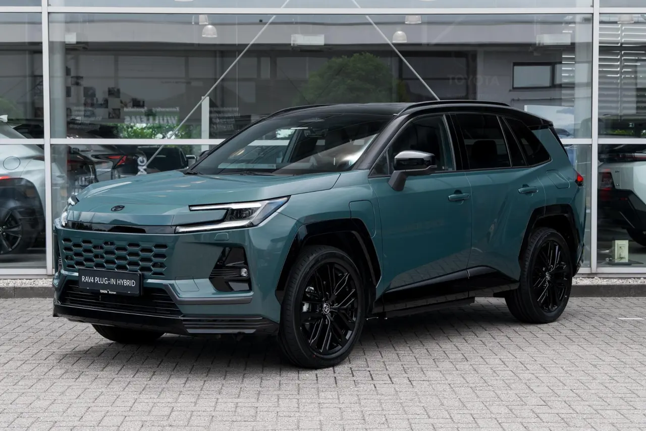 Toyota RAV4 2.5 Plug-In Hybrid AWD 300 First Edition 2026, foto 1