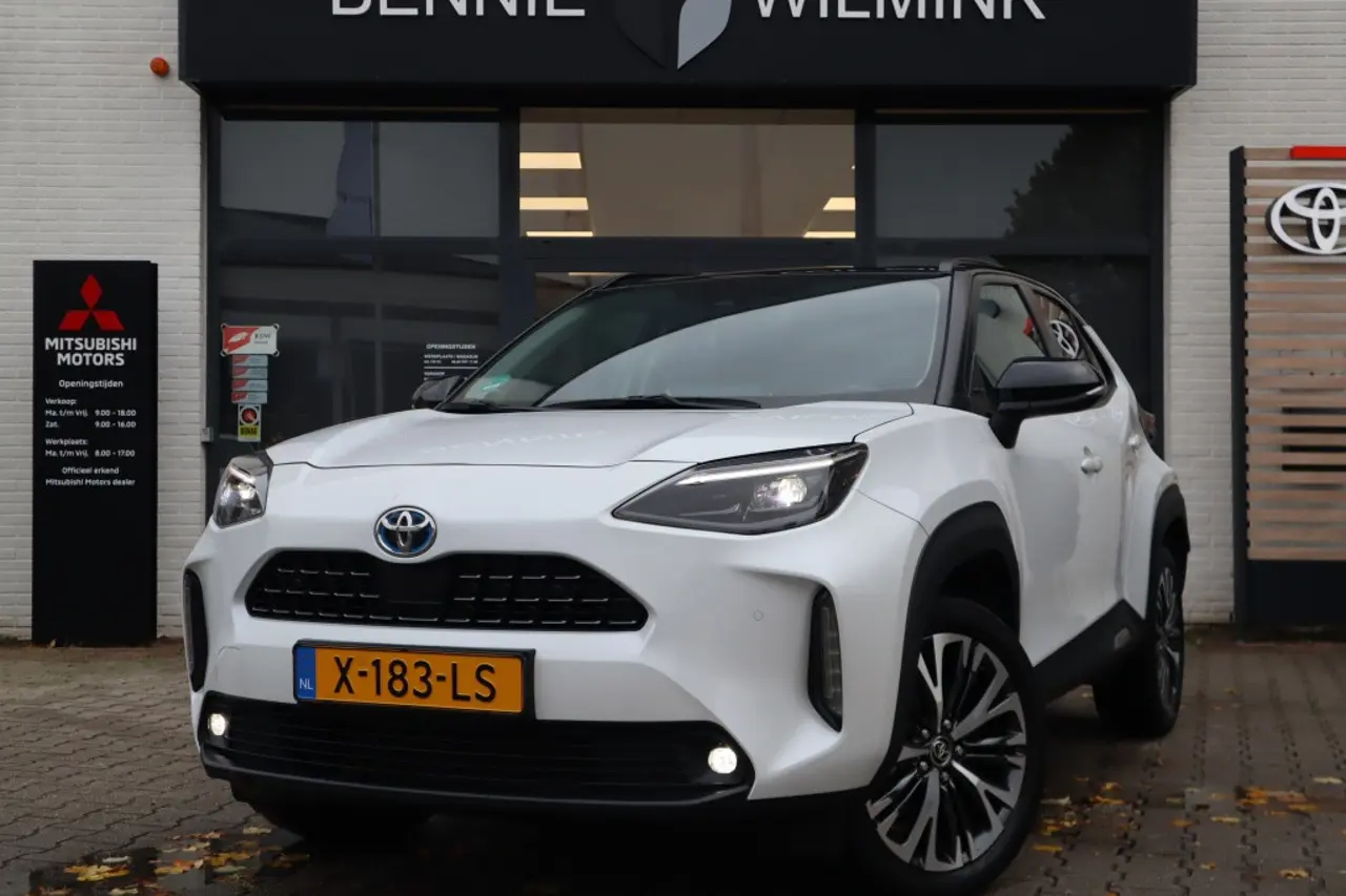 Toyota Yaris Cross 1.5 Hybrid Executive Bi-Tone 2024, foto 1
