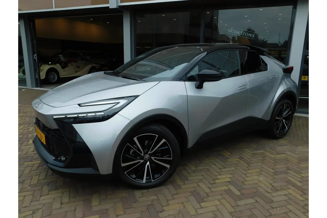 Toyota C-HR 2.0 Plug-In Hybrid 220 Executive 2025, foto 1