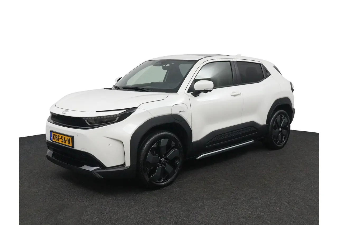 Toyota Urban Cruiser Executive 61 kWh 2026, foto 1