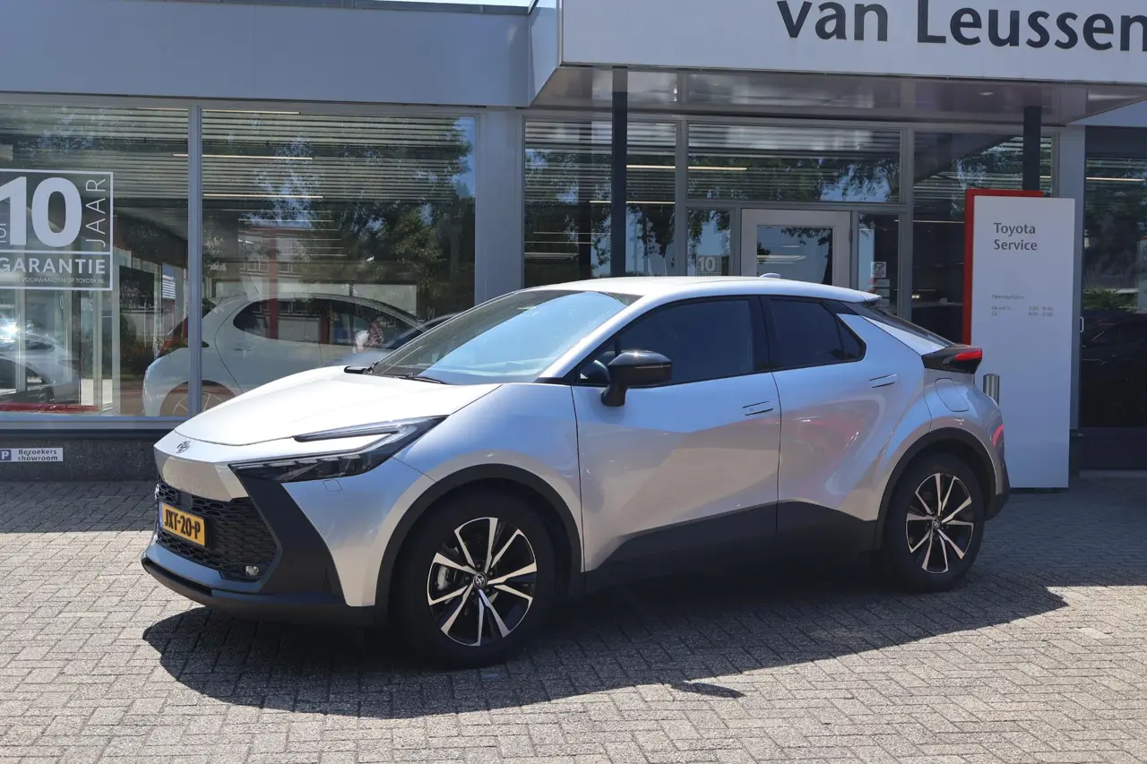 Toyota C-HR 1.8 Hybrid 140 First-Edition 2024, foto 1