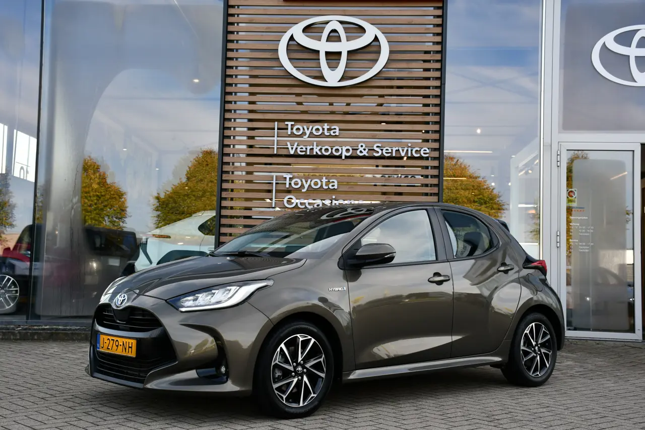 Toyota Yaris 1.5 Hybrid First Edition Automaat 116Pk 2020, foto 1