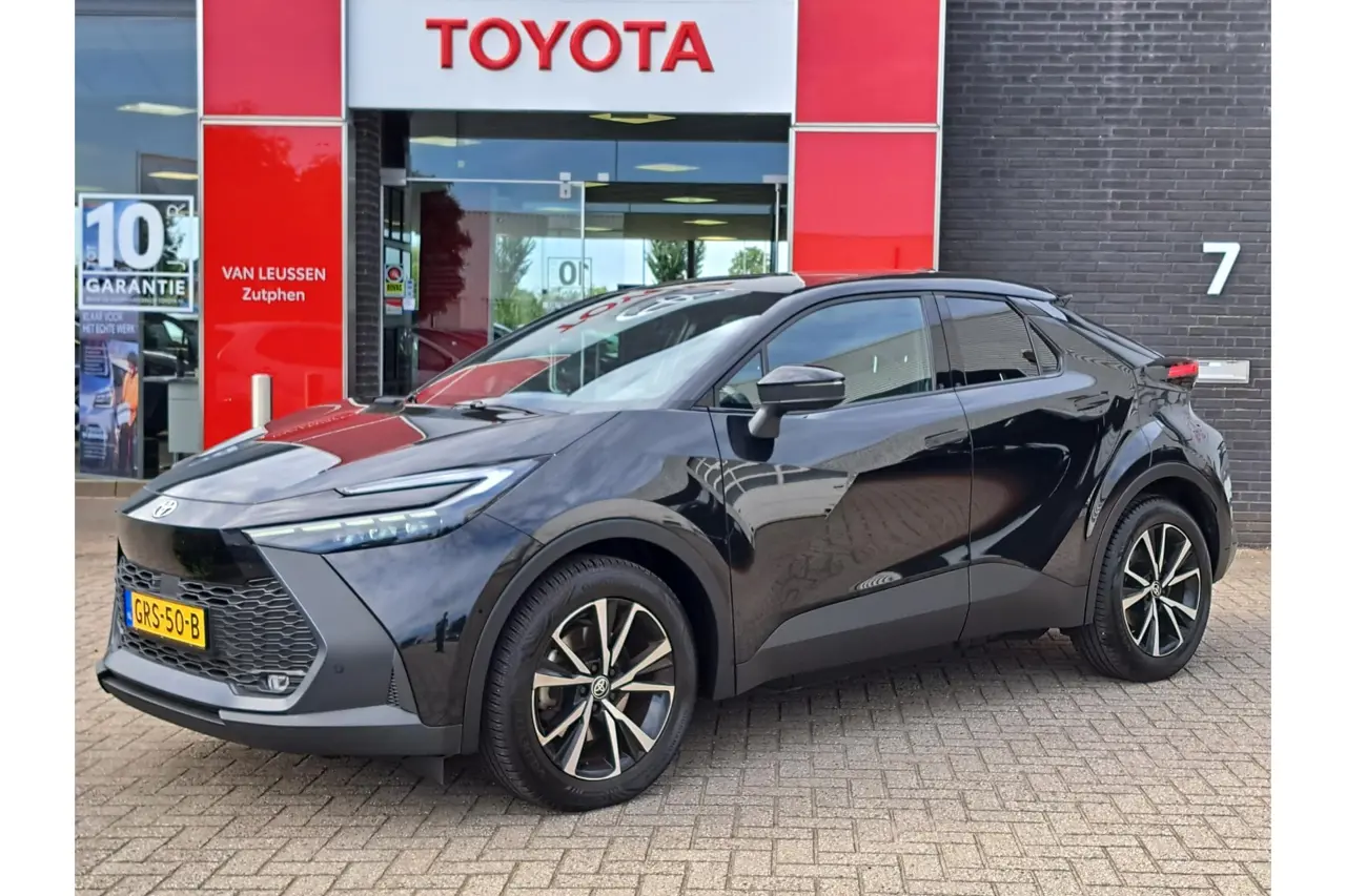 Toyota C-HR 2.0 Plug-In Hybrid 220 First Edition 2024, foto 1
