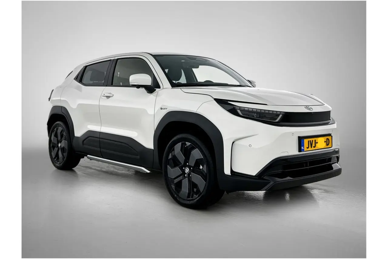 Toyota Urban Cruiser Executive 61 kWh 2026, foto 1