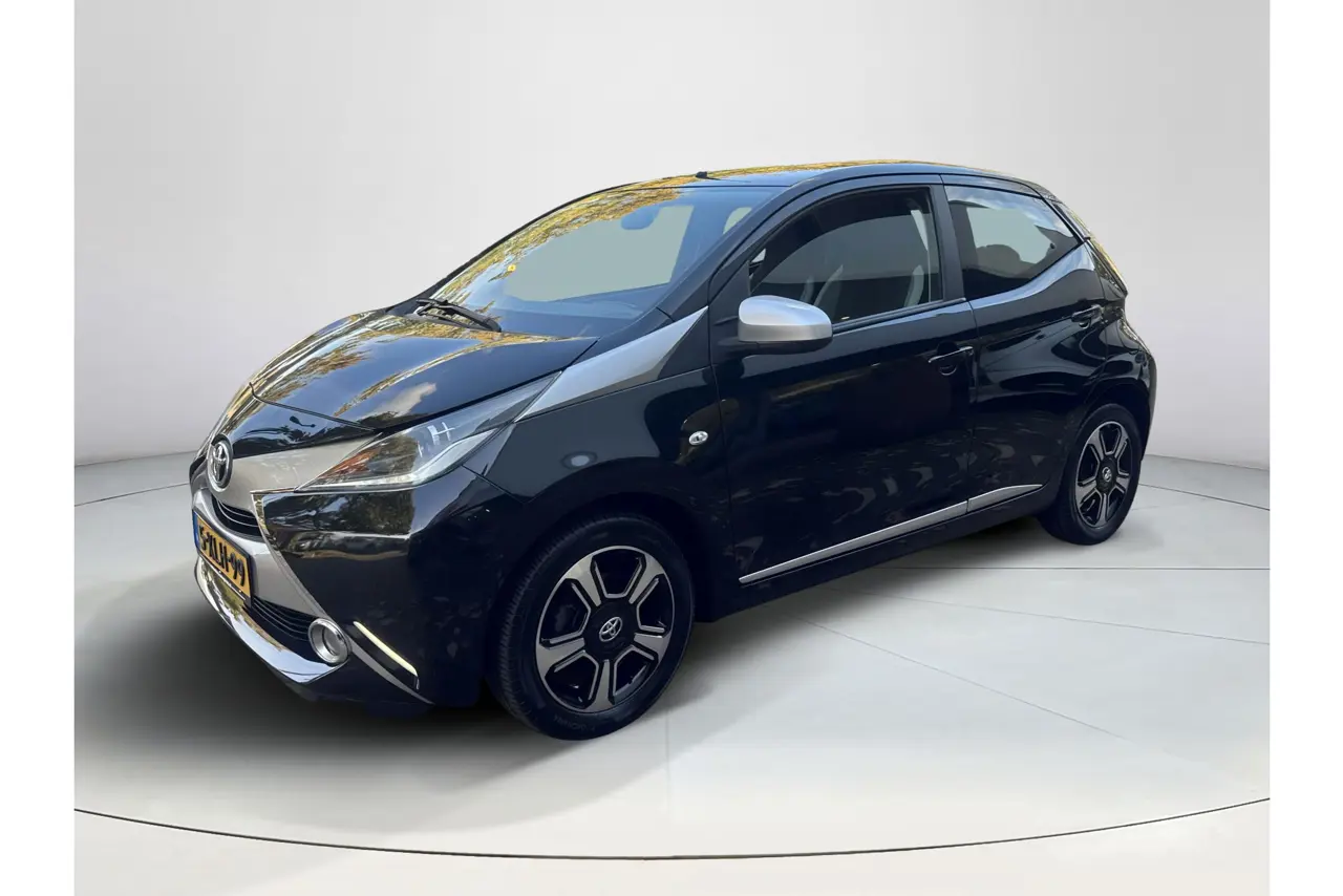 Toyota Aygo 1.0 VVT-i X-Clusiv 2014, foto 1