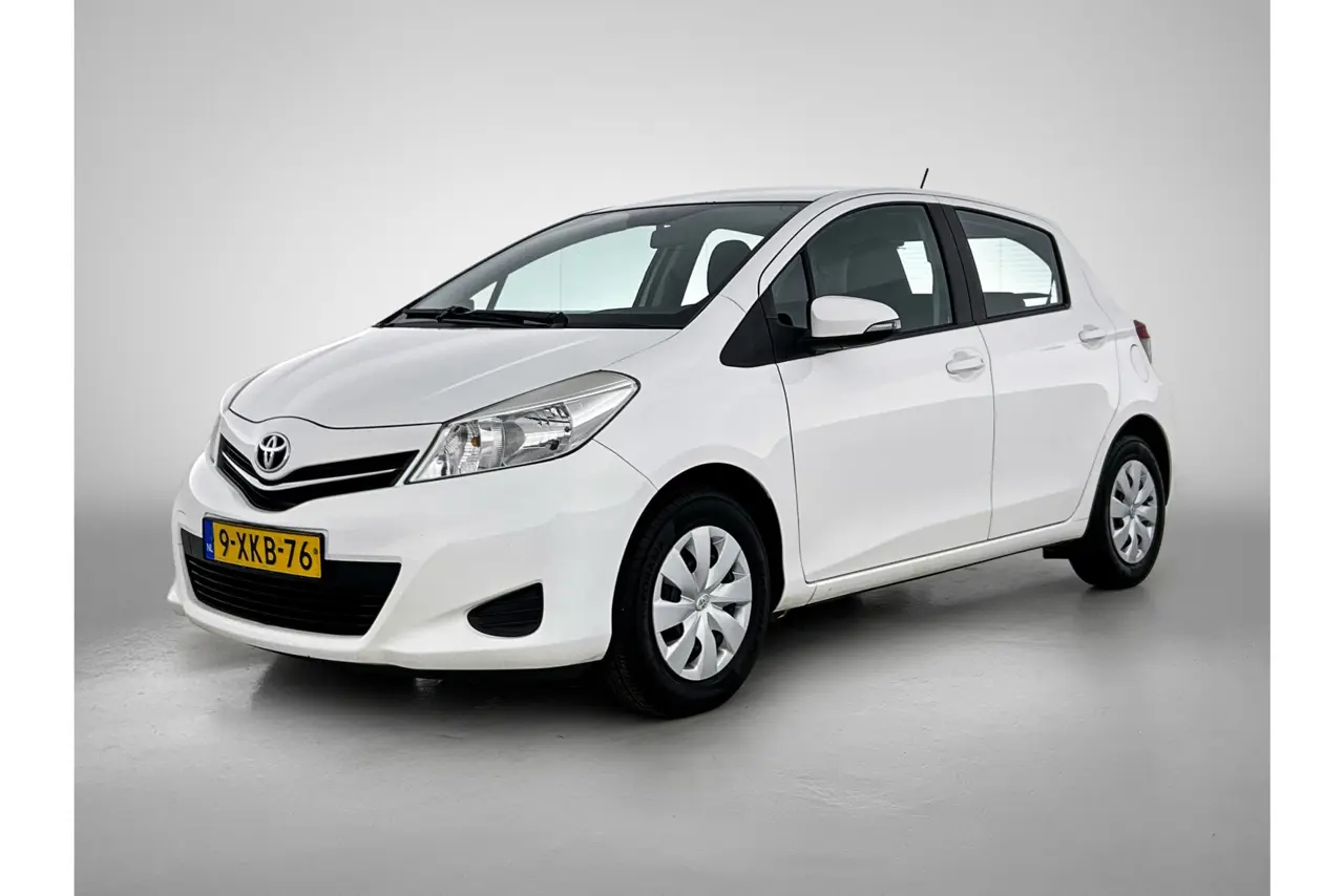 Toyota Yaris 1.0 VVT-i Now 2014, foto 1