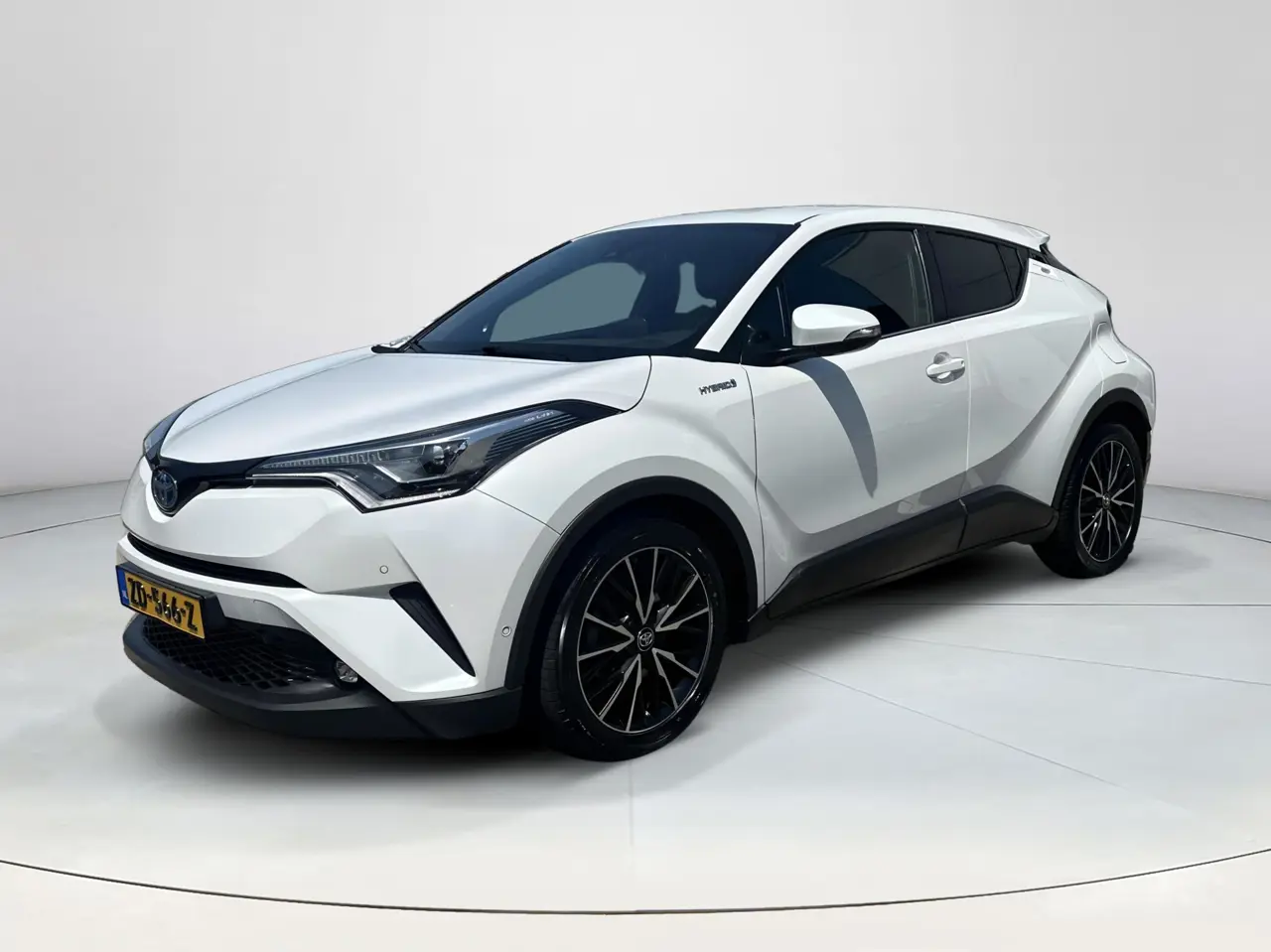Toyota C-HR 1.8 Hybrid Bi-Tone 2018, foto 1