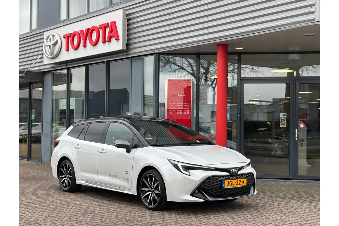 Toyota Corolla Touring Sports Hybrid 180 Gr Sport 2025, photo 1