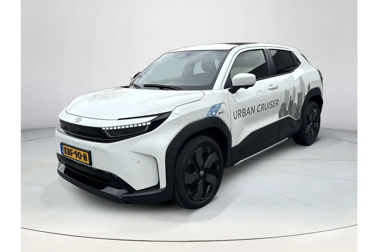 Toyota Urban Cruiser Executive 61 kWh 2026, foto 1