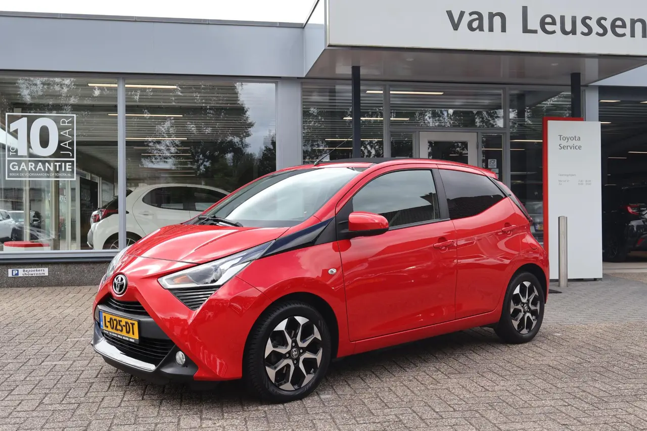 Toyota Aygo Joy Cabrio 2021, foto 1