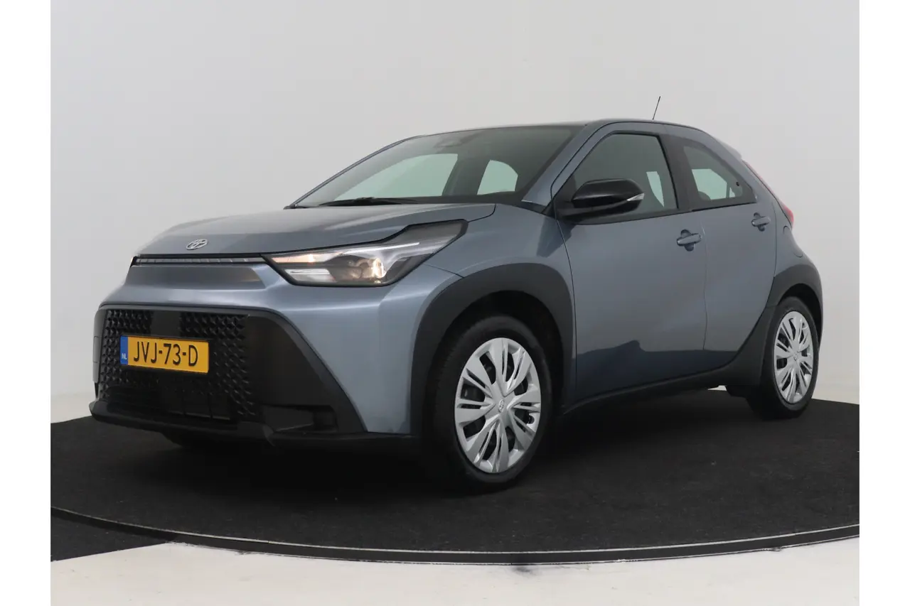 Toyota Aygo X Hybrid 115 play 2026, foto 1