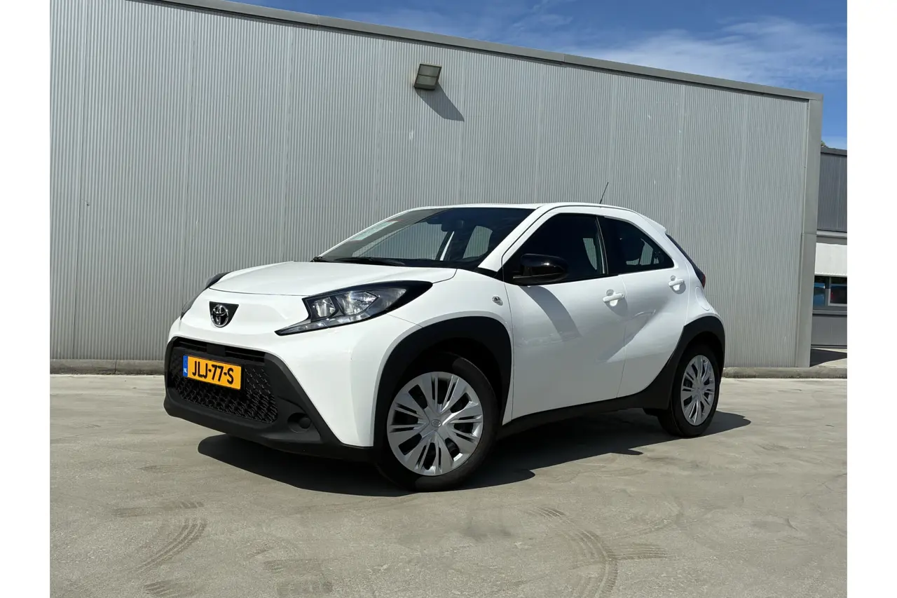 Toyota Aygo X 1.0 VVT-i Mt Play 2025, foto 1