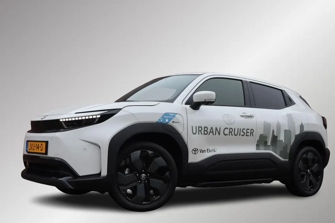 Toyota Urban Cruiser Executive 61 kWh, Apple Carplay, Jbl, 2026, foto 1