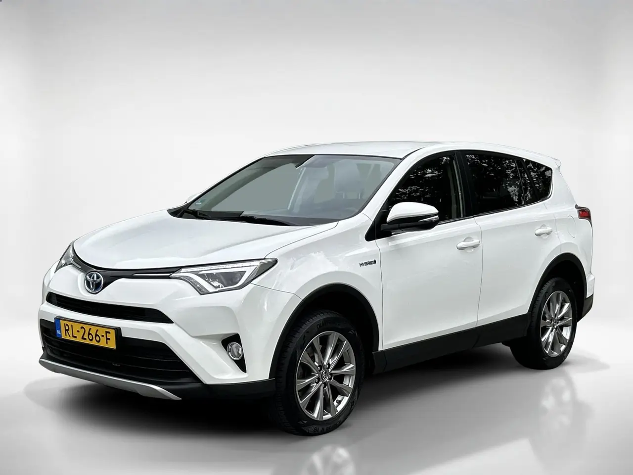 Toyota RAV4 2.5 Hybrid First Edition 2016, foto 1