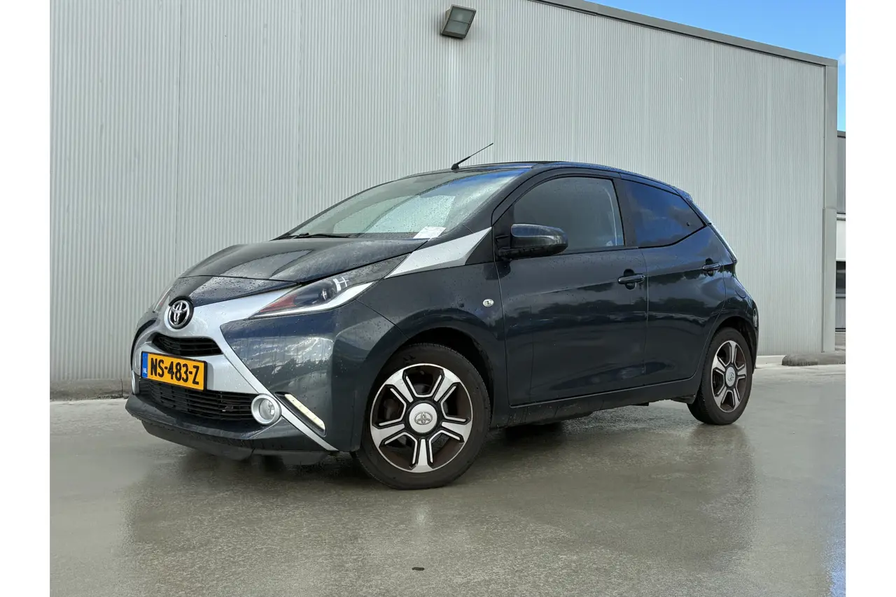 Toyota Aygo 1.0 VVT-i X-Clusiv 2017, foto 1
