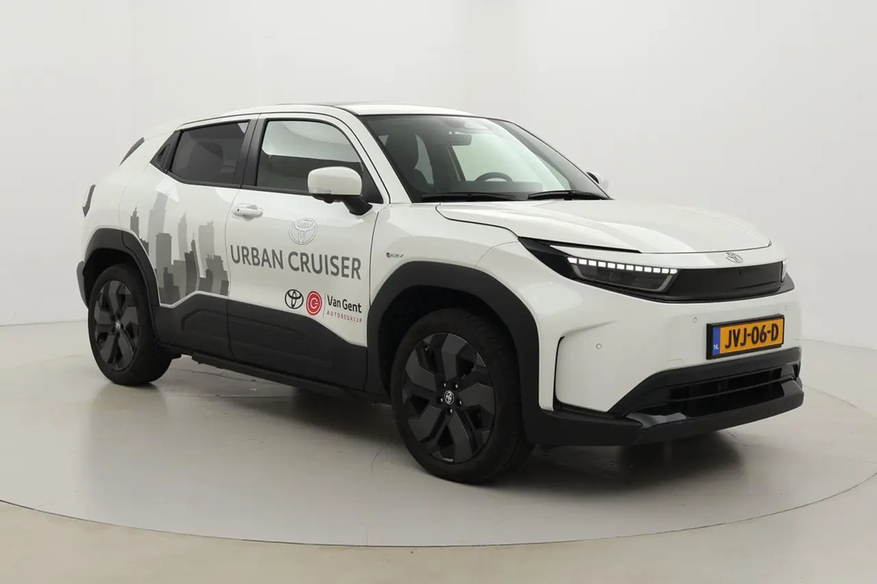 Toyota Urban Cruiser Executive 61 kWh 2026, foto 1
